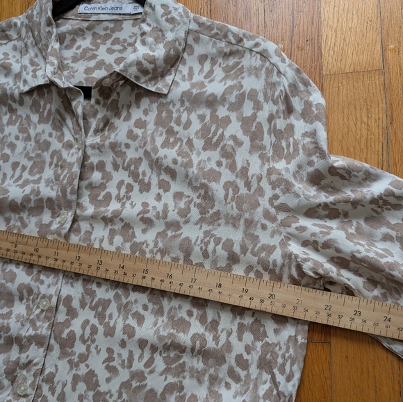 89.Nwt Calvin Klein Leopard Print Button-Up Blouse - Picture 5 of 5